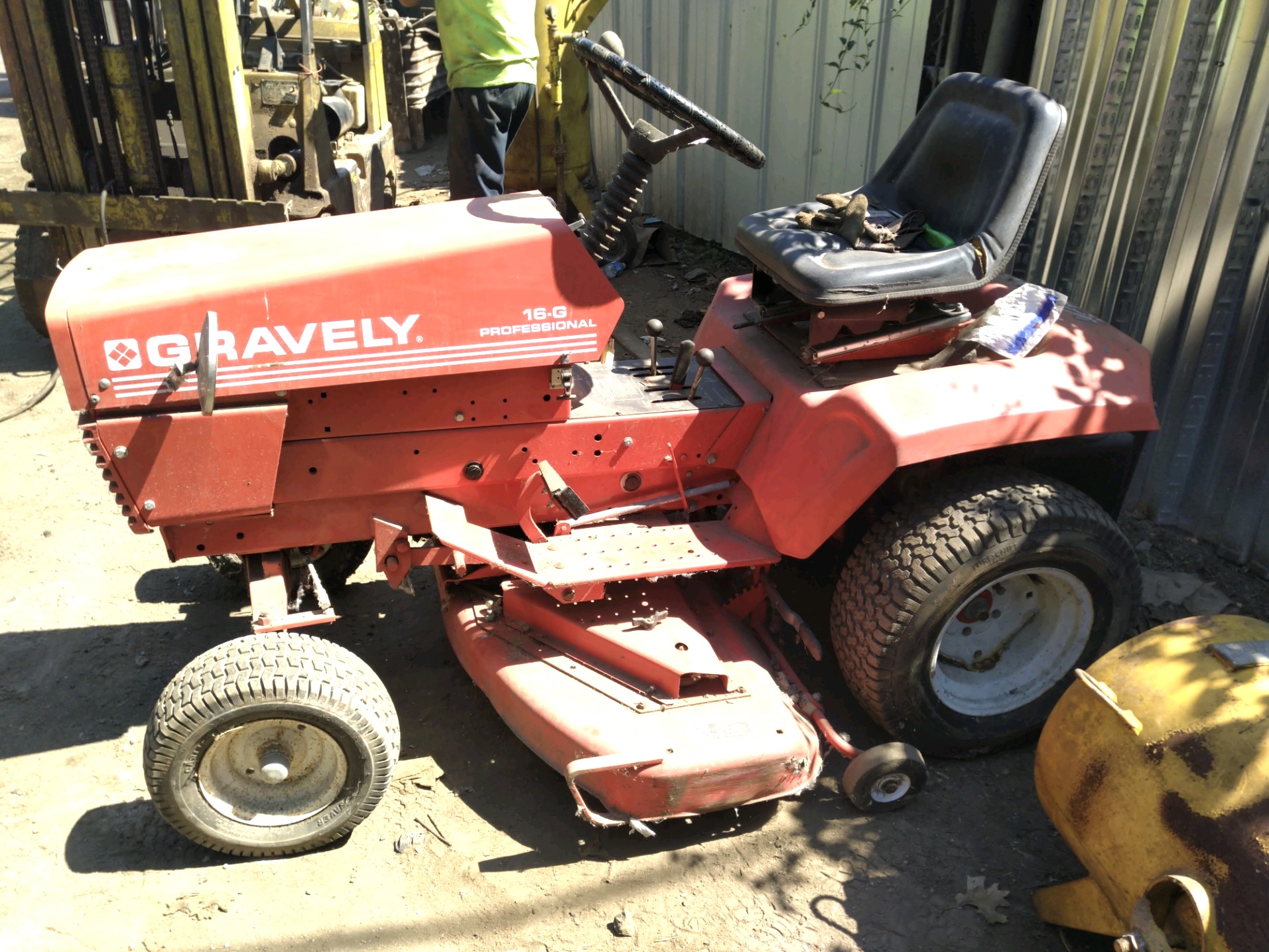 GRAVELY 16G PROFESSIONAL UTILITY TRACTOR GRAVELY 16G PROFESSIONAL UTILITY TRACTOR