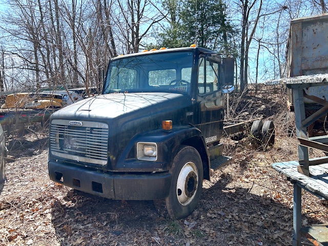1997 FREIGHTLINER FL-60 CAB & CHASSIS. 1997 FREIGHTLINER FL-60 CAB & CHASSIS.