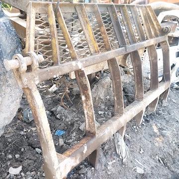 ROOT RAKE. ROOT RAKE.