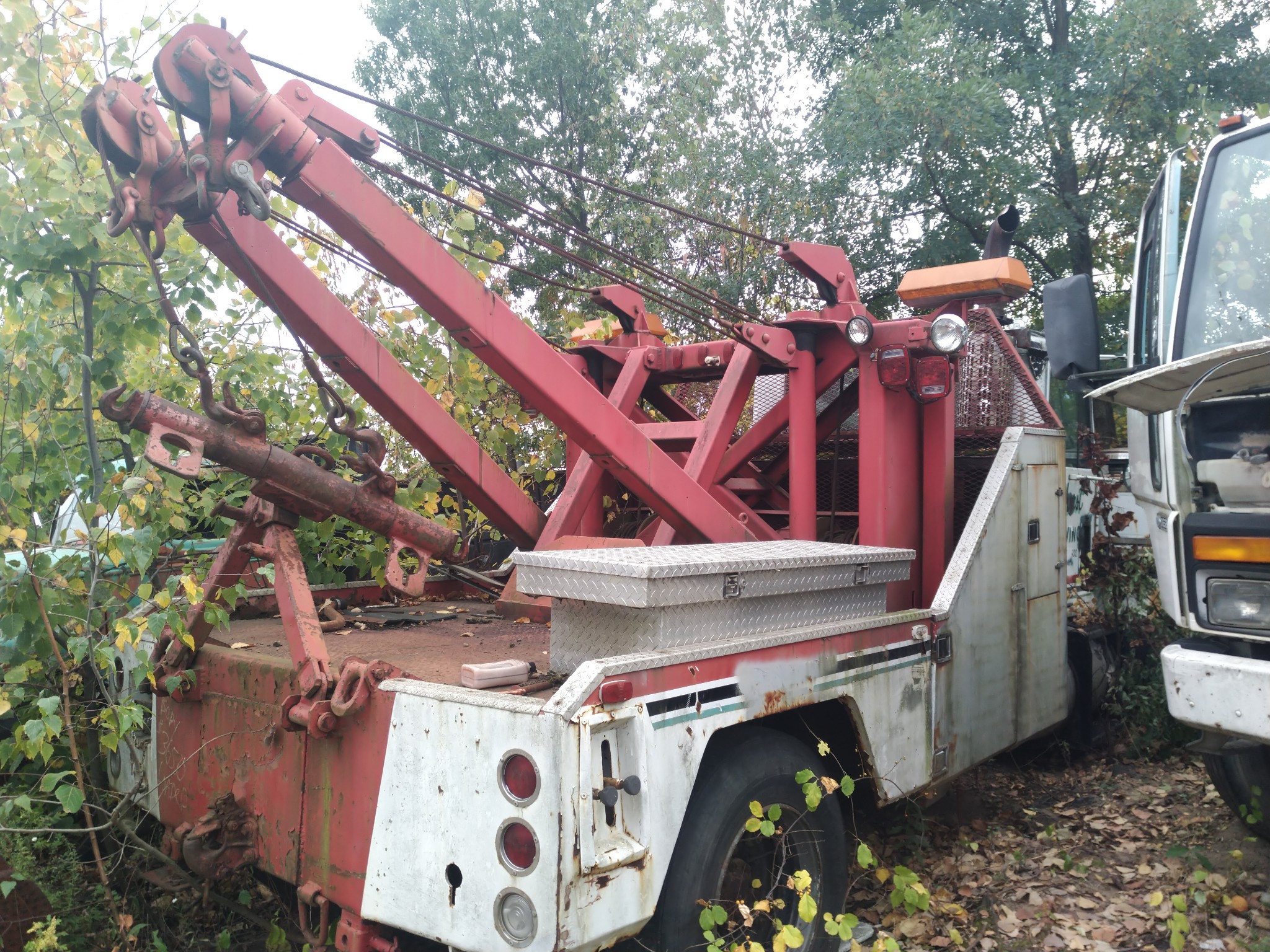 WELD BUILT WRECKER BODY. WELD BUILT WRECKER BODY.