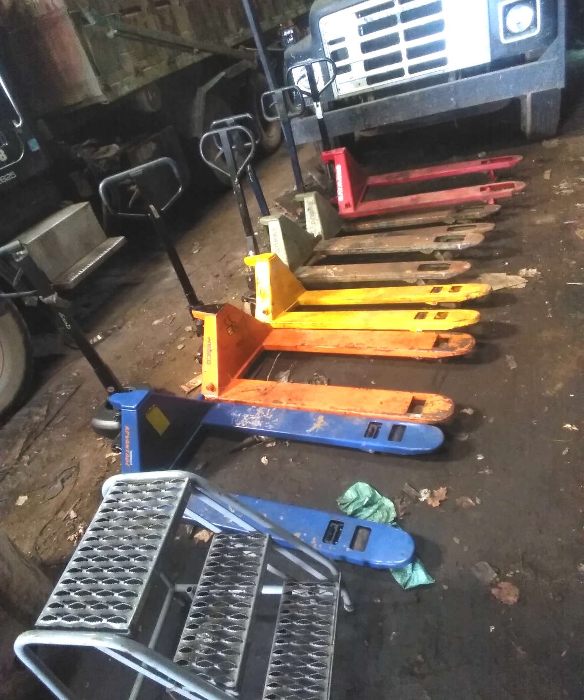 PALLET JACKS PALLET JACKS
